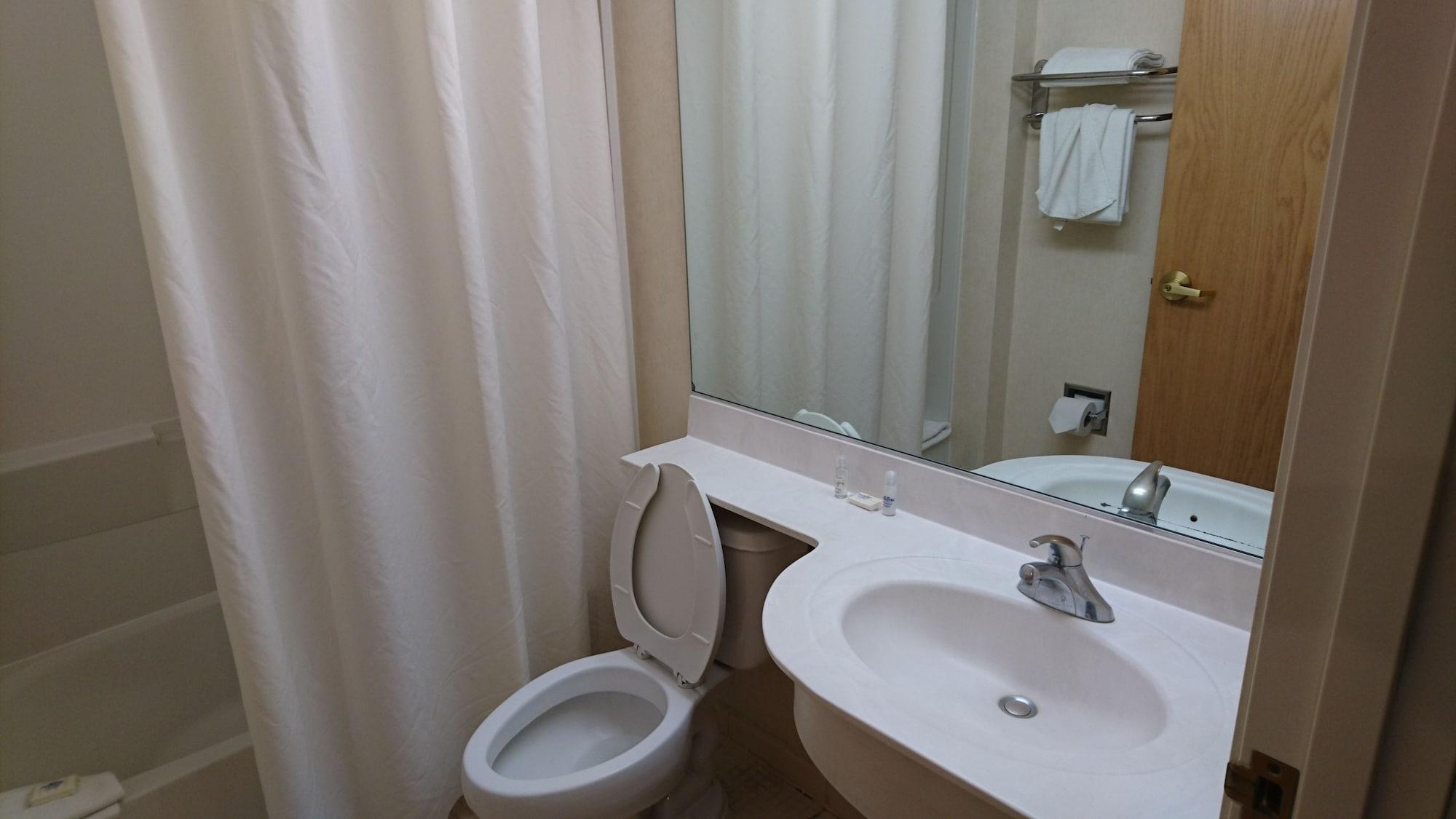 Microtel Inn & Suites By Wyndham צ'יוואווה מראה חיצוני תמונה
