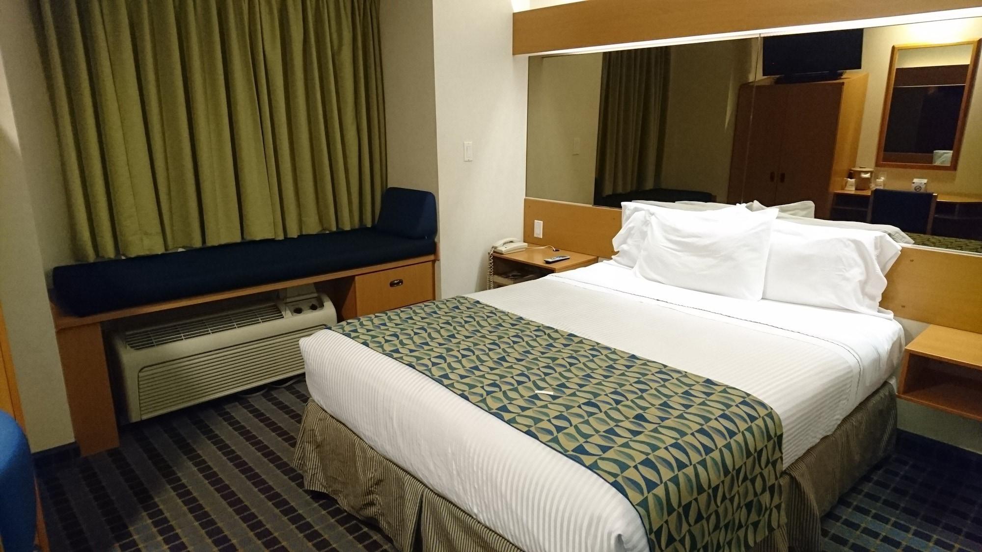 Microtel Inn & Suites By Wyndham צ'יוואווה מראה חיצוני תמונה