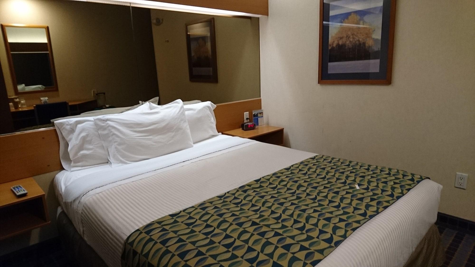 Microtel Inn & Suites By Wyndham צ'יוואווה מראה חיצוני תמונה
