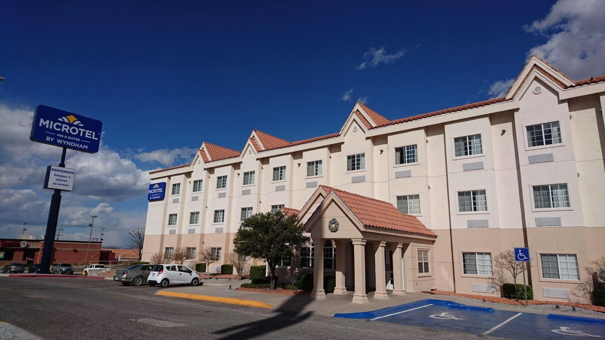 Microtel Inn & Suites By Wyndham צ'יוואווה מראה חיצוני תמונה